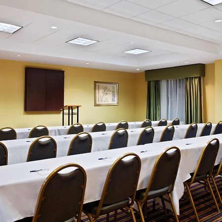 Holiday Inn Express Richmond-Brandermill-Hull Street By Ihg Εξωτερικό φωτογραφία