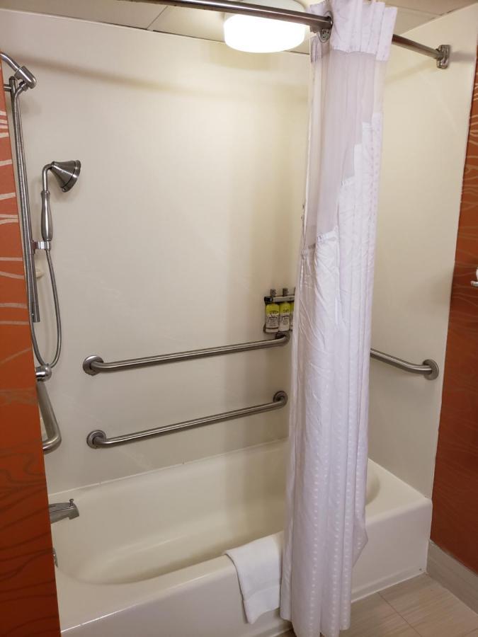 Holiday Inn Express Richmond-Brandermill-Hull Street By Ihg Εξωτερικό φωτογραφία