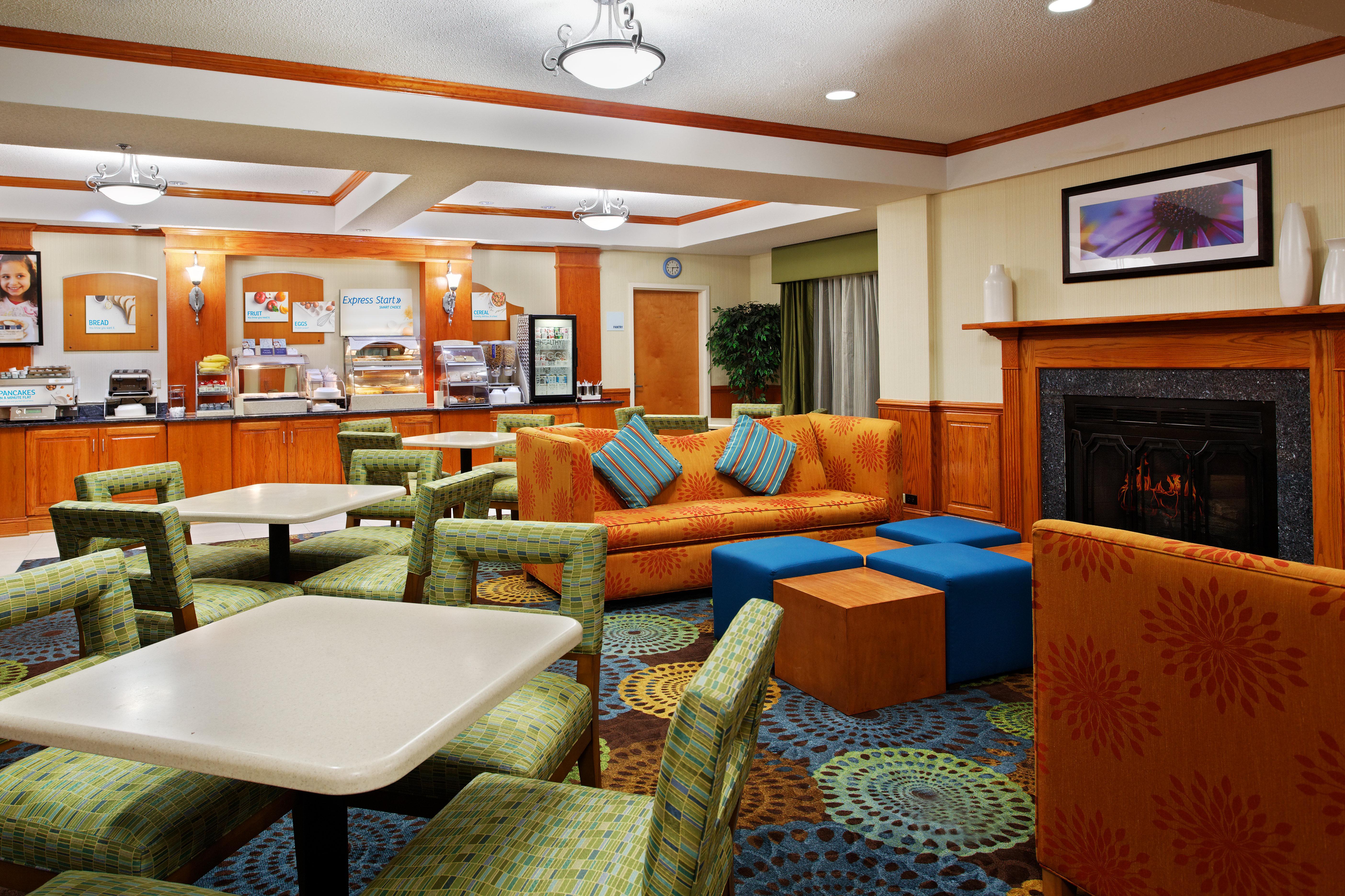 Holiday Inn Express Richmond-Brandermill-Hull Street By Ihg Εξωτερικό φωτογραφία